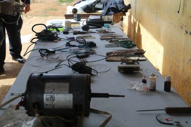 Armas, drogas, celulares y un módem, entre los artículos que han sido decomisados en La Joya 