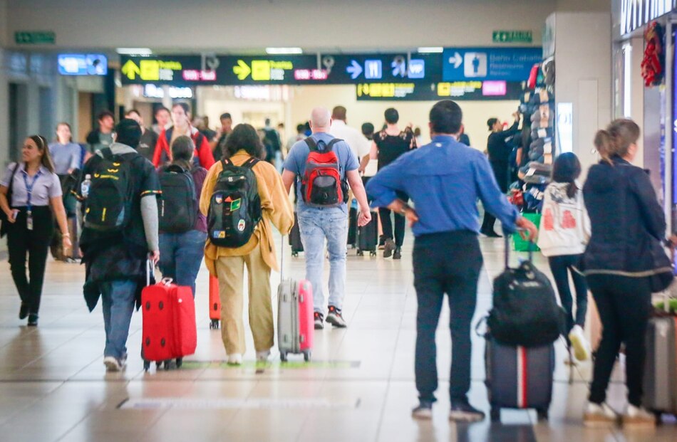 Temporada alta de vuelos por Navidad y Año Nuevo: los destinos más buscados