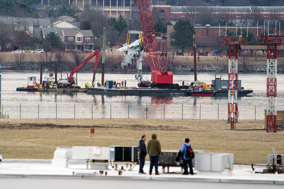 El accidente aéreo en Washington pudo estar provocado por ‘datos erróneos’ de la altitud