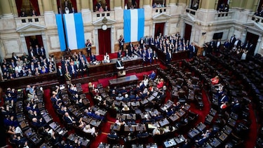 Qué es el ‘grillete fiscal’ y otras reformas que impulsa Milei para blindar su proyecto económico en Argentina