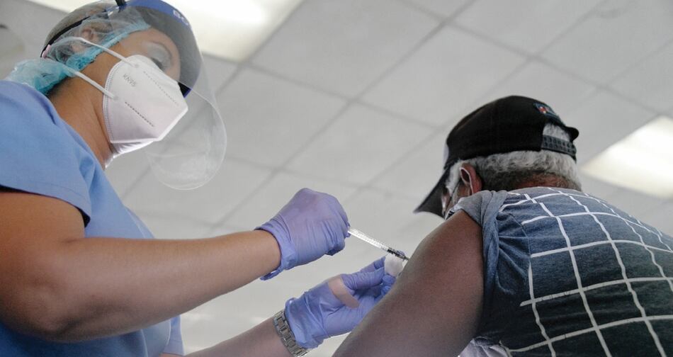 Hospitales privados ofrecen apoyo en plan de vacunación