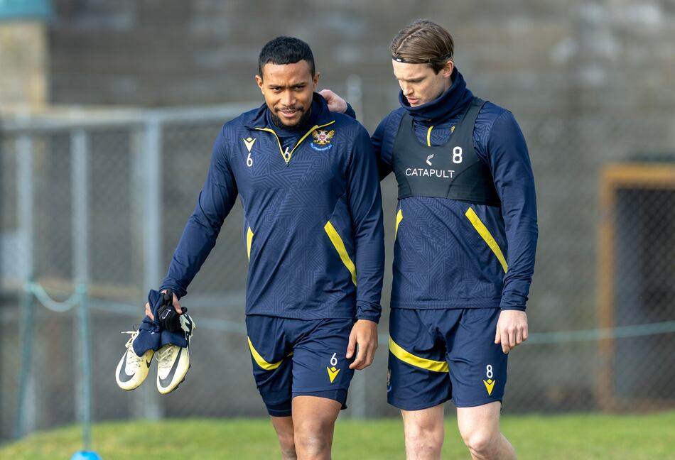 El panameño Víctor Griffith acelera su recuperación para volver con el St. Johnstone