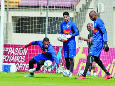 Bolillo Gómez tiene las medidas para Jamaica