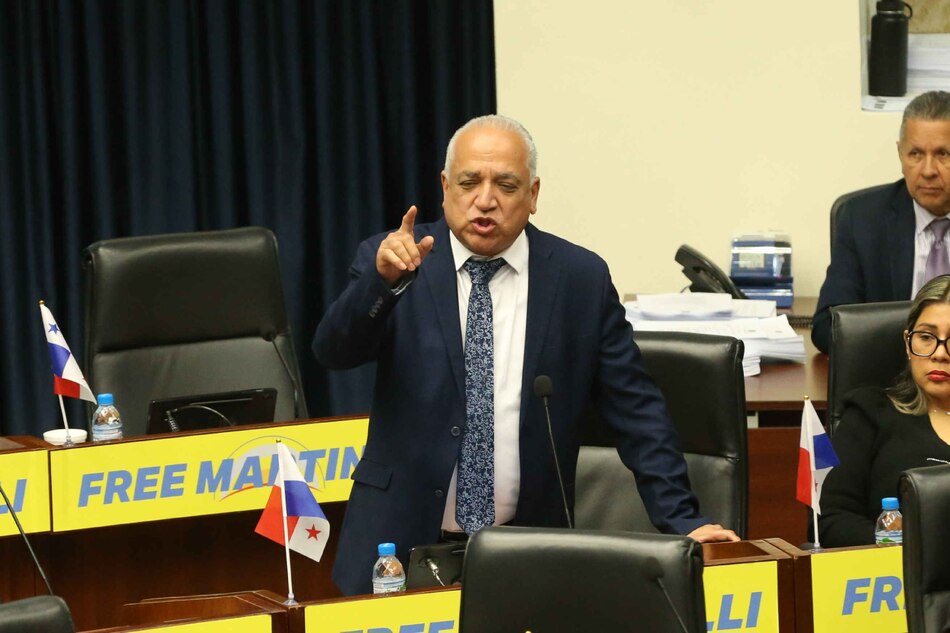 Camacho desafía al procurador por propuestas anticorrupción: ‘Mientras más me ponen presión, más me pongo lento’