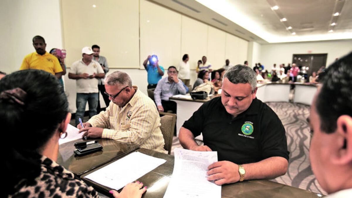 Firma del acuerdo.