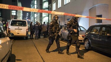 Tres heridos deja un tiroteo en centro de oración musulmán en Zúrich