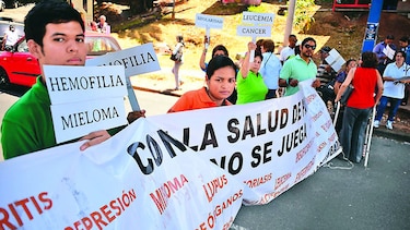 Pacientes emplazan a Varela