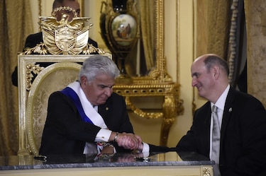 Gabinete de Mulino es juramentado en el Palacio de las Garzas