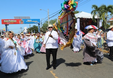 10 años celebrando nuestras tradiciones, Banistmo participa del Desfile de las Mil Polleras