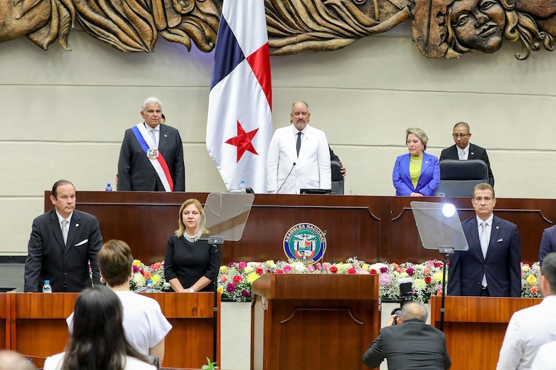 Cinco horas de pulseo político en la Asamblea Nacional y la oposición impuso a Jorge Herrera