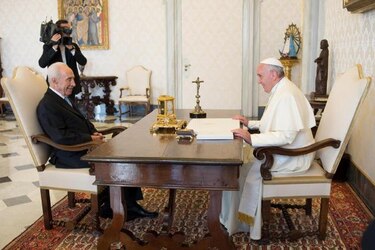 Peres propone al papa Francisco crear una Organización de Religiones Unidas