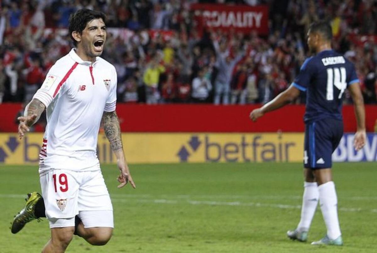 Real Madrid pierde el invicto en Sevilla y el Barça recupera el liderato