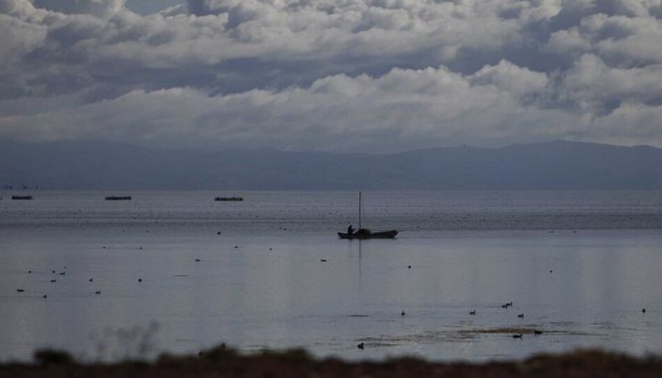 Perú empezará a limpiar el lago Titicaca