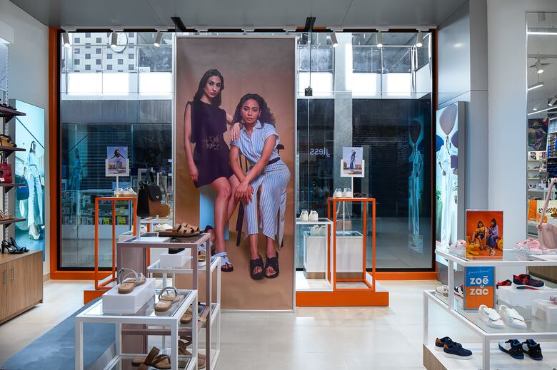 Payless reinaugura su tienda insignia en Multiplaza