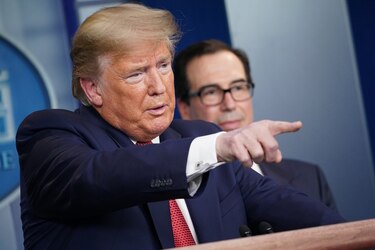 Donald Trump duda y el coronavirus avanza por América