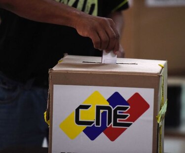 Poder electoral venezolano amplía por una hora votación de Constituyente