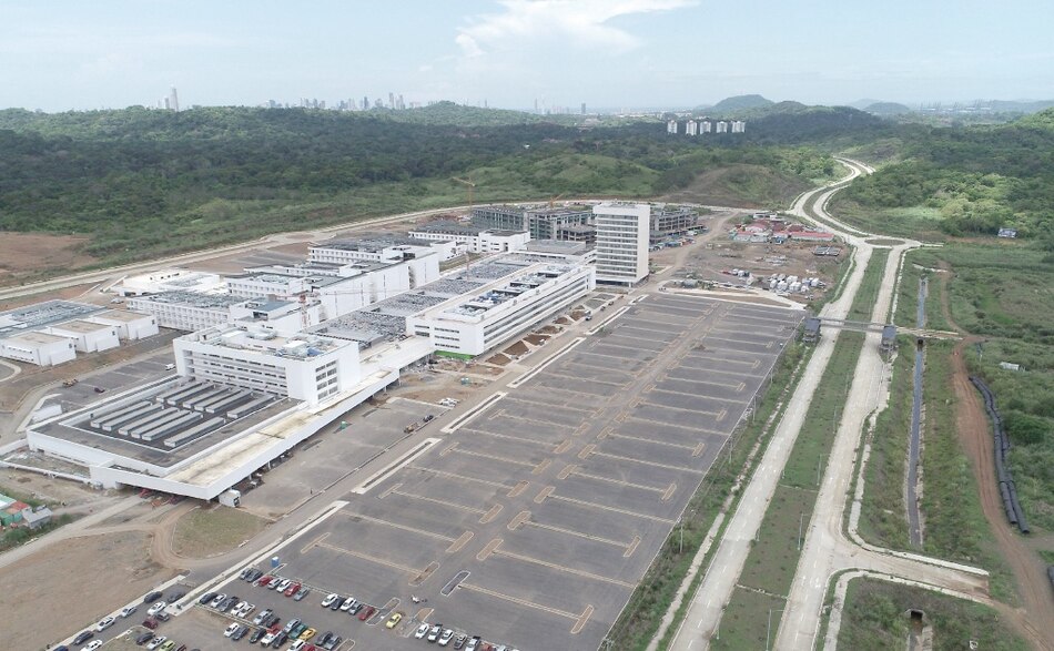 FCC apela a huelga y pandemia para rescindir contrato