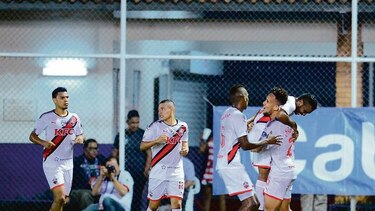 Hoy una rareza: Sanfra se estrena como líder