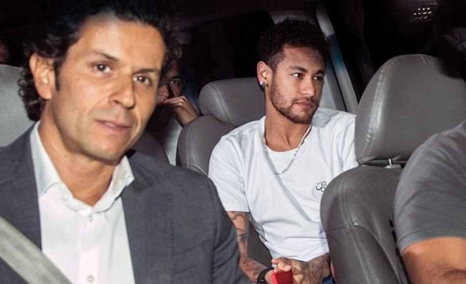 Neymar fue operado con éxito del pie derecho en Brasil