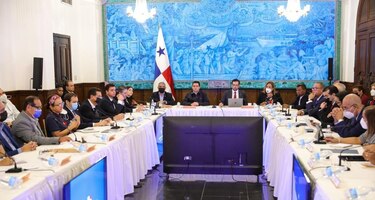 Recomiendan crear subcomisión que defina las medicinas que entrarán en la lista excepcional