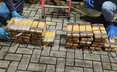 Decomisan 34 paquetes con droga en contenedor en puerto de Colón