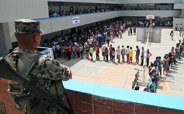 Keiko Fujimori y Pedro Kuczynski disputarán presidencia en Perú