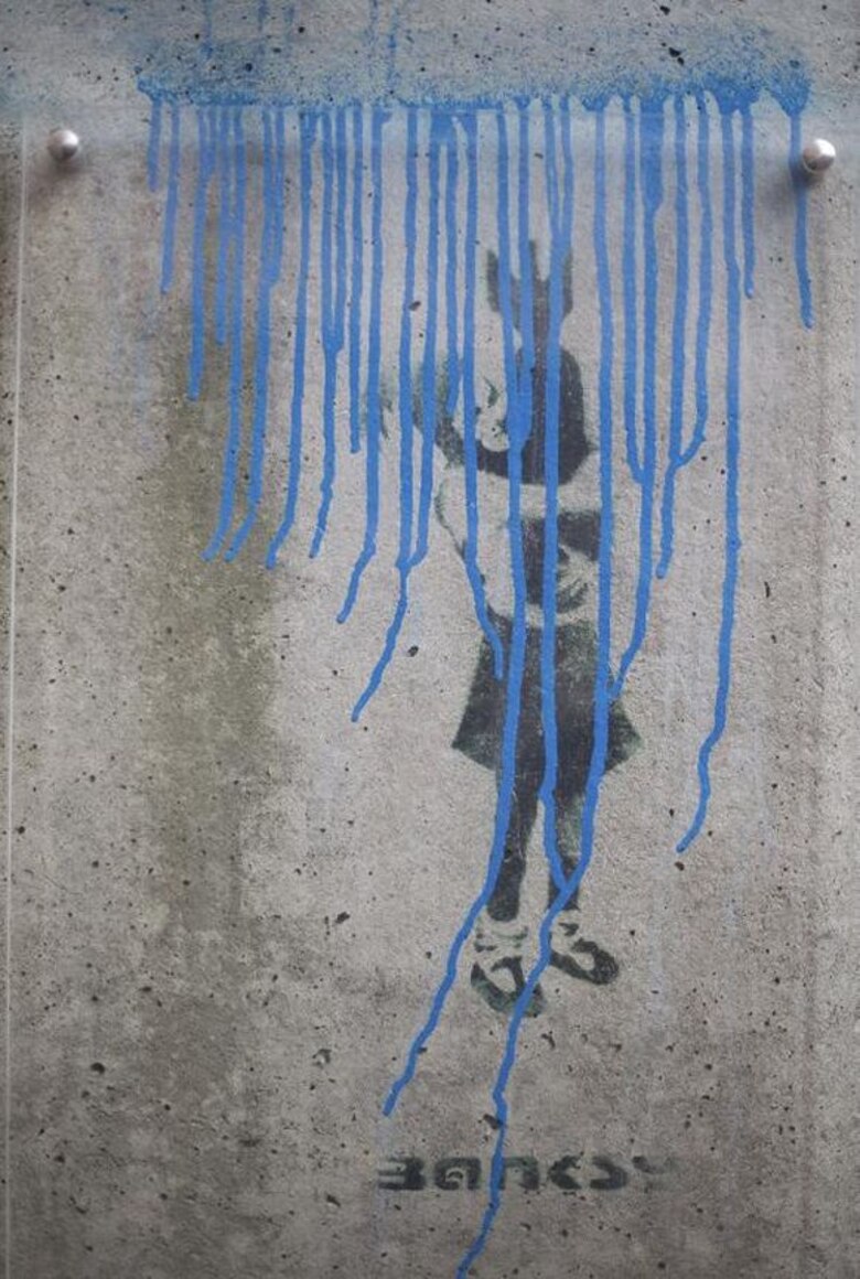 Dañan la única obra conocida del grafitero Banksy en Alemania