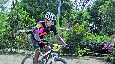 Yelko gana la carrera de Atalaya