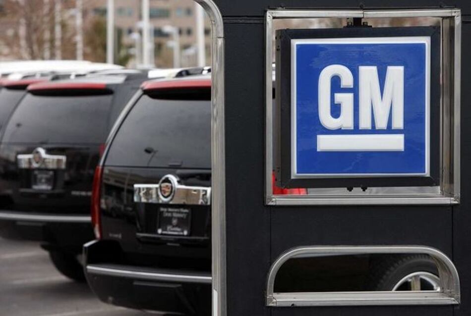 Juez autoriza demandas a General Motors por autos devaluados por retiro