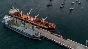 Perú y Bolivia firman acuerdo de gestión comercial en el puerto peruano de Ilo