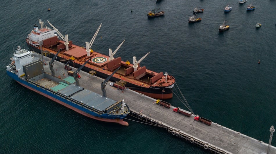 Perú y Bolivia firman acuerdo de gestión comercial en el puerto peruano de Ilo