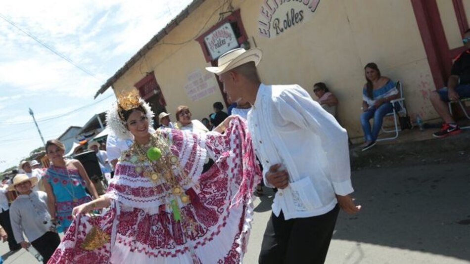 Celebran los 195 años del grito de Rufina Alfaro