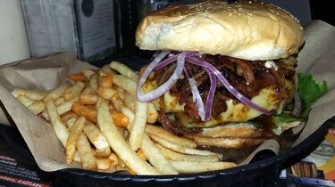 Cuatro sitios para celebrar el Día de la Hamburguesa