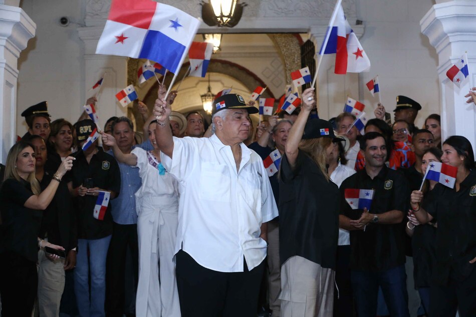 Panamá celebra 121 años de separación de Colombia con las tradicionales dianas en el Palacio de Las Garzas