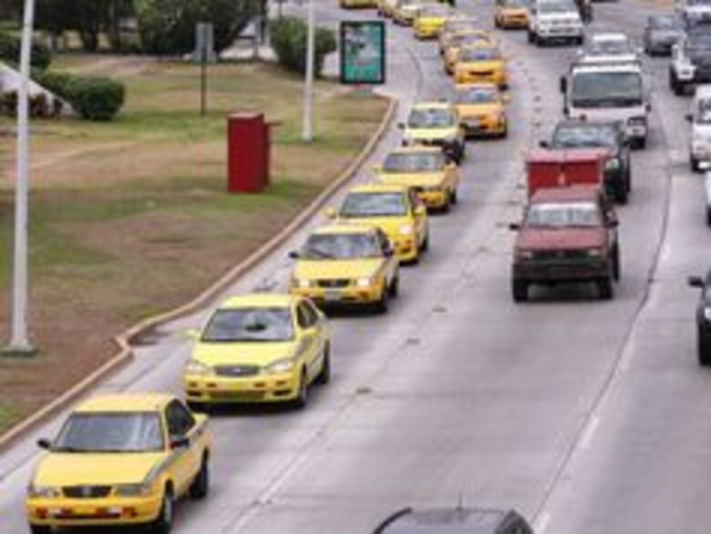 ATTT le apuesta a la regulación del horario en que funciona el transporte selectivo del país