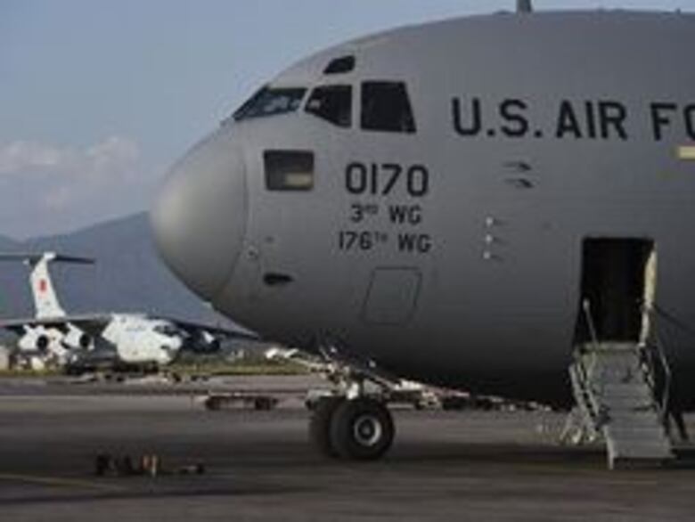 Nepal cierra su único aeropuerto internacional debido a daños en la pista