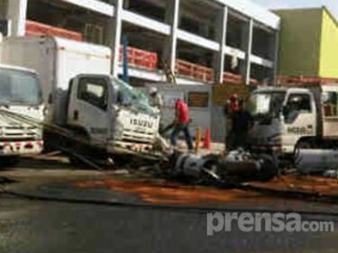 Cae poste por vía Fernández de Córdoba