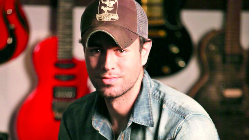 Enrique Iglesias se somete a cirugía reconstructiva