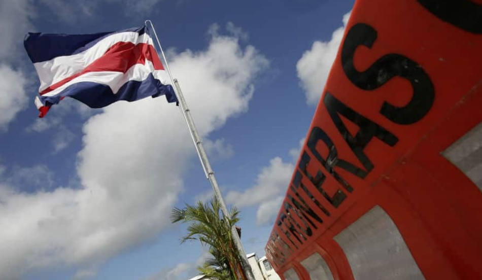 Costa Rica advierte a sus ciudadanos que no viajen por tierra en Panamá, ante posibles bloqueos de vías