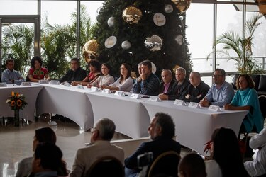 Gobierno colombiano y el ELN culminan primer ciclo de negociaciones