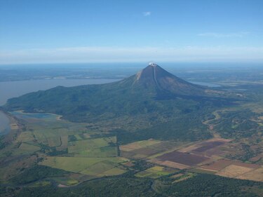 Gobierno de Nicaragua advierte nueva actividad eruptiva en volcán Momotombo