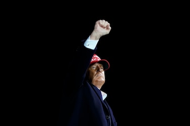 Trump pide que esta noche se conozca quién es el ganador y prepara una fiesta en la Casa Blanca, para 250 personas