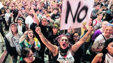 Jóvenes rechazan a Donald Trump