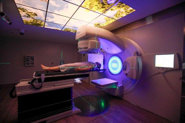 Inauguran hospital de cancerología en Ciudad de la Salud; 70% de pacientes con cáncer son asegurados