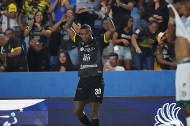 El CAI golea y es el rey del fútbol panameño