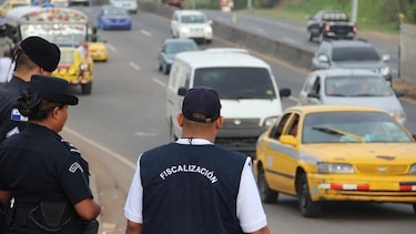 Contraloría aplicará multas de hasta $500 por mal uso de vehículos oficiales en carnavales