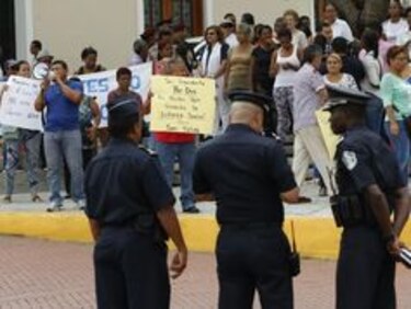Residentes de San Felipe exigen viviendas de interés social