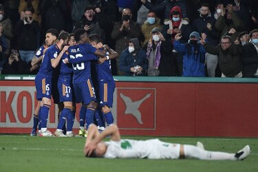 Real Madrid remonta y gana 2-1 en Elche para estar en cuartos de Copa del Rey