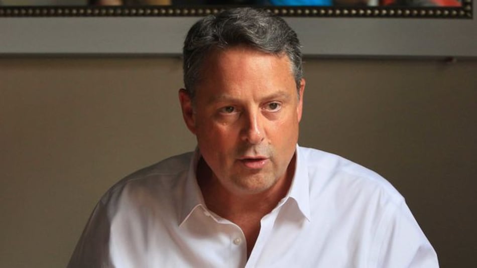 'El presidente sigue un camino unilateral y aislacionista', dice John Feeley sobre Donald Trump