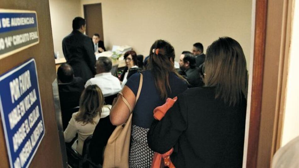 Acusados se defienden; fiscal Sterling riposta